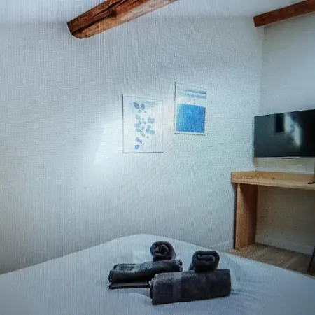 Superb 3 Bedrooms On Floor With Terrace Lejlighed